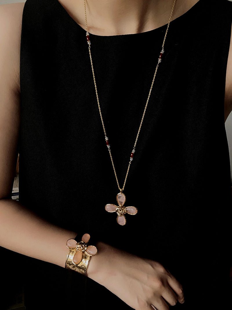 Lava Rose Quartz Flower Necklace - floysun