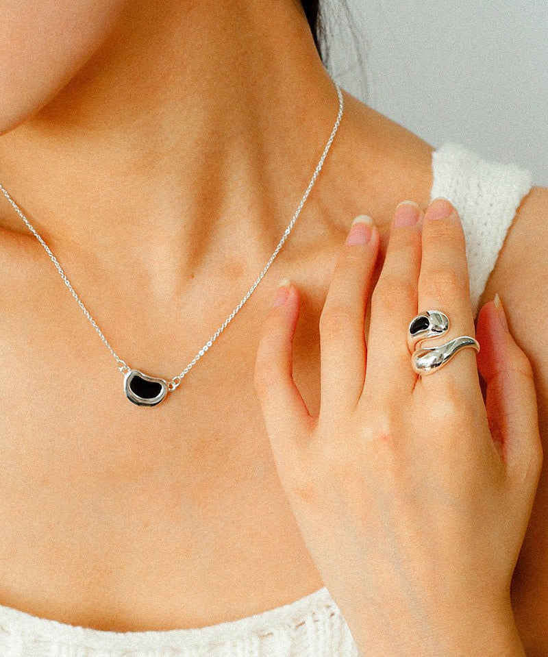 Liquid Light – Teardrop Glass Crossover Ring - floysun