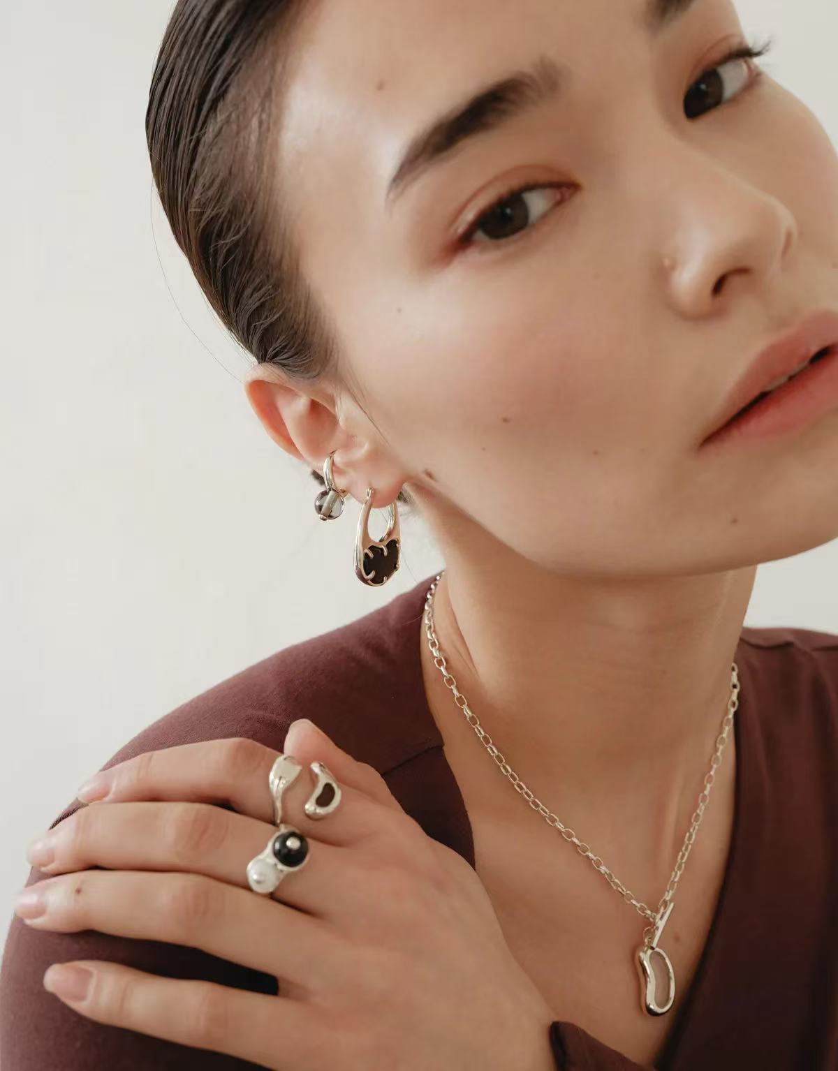Liquid Light – Teardrop Glass Crossover Ring - floysun