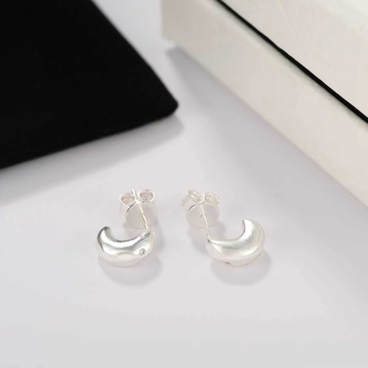 Liquid Texture Zircon Stud Earrings - floysun