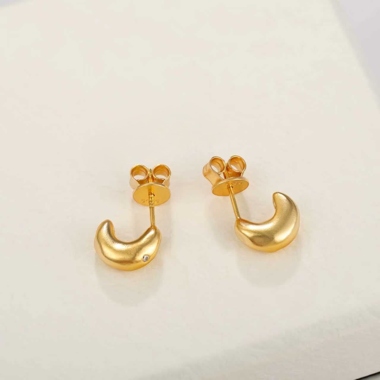 Liquid Texture Zircon Stud Earrings - floysun