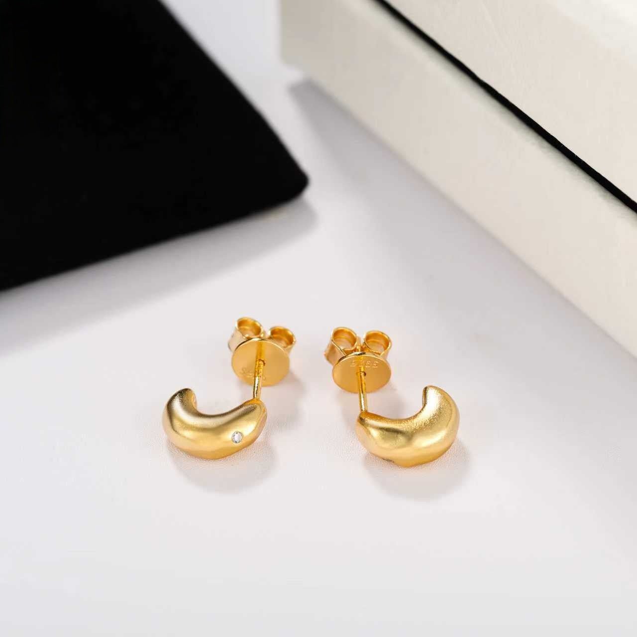 Liquid Texture Zircon Stud Earrings - floysun