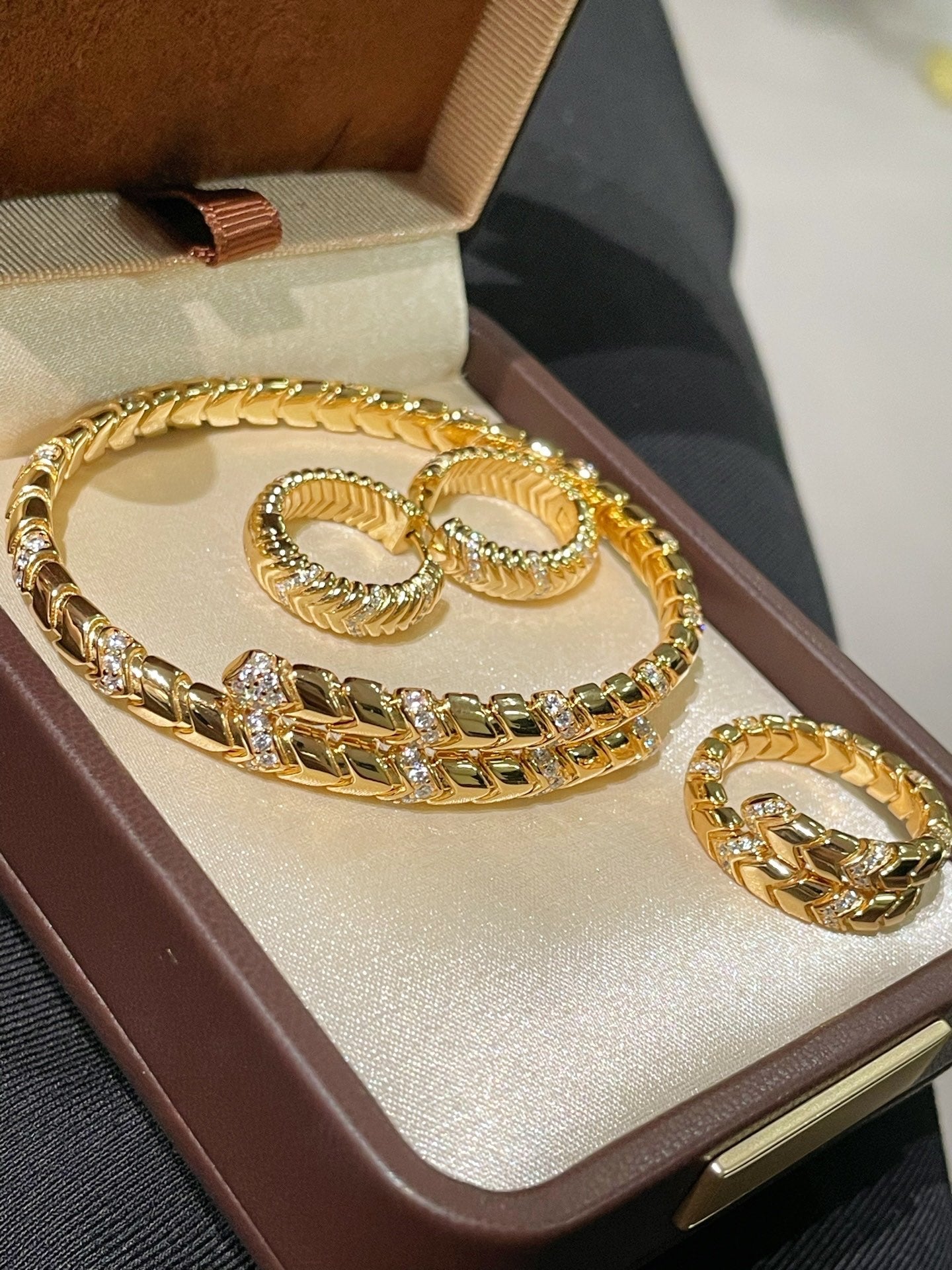 Luxe Serpent Memory Bangle - floysun