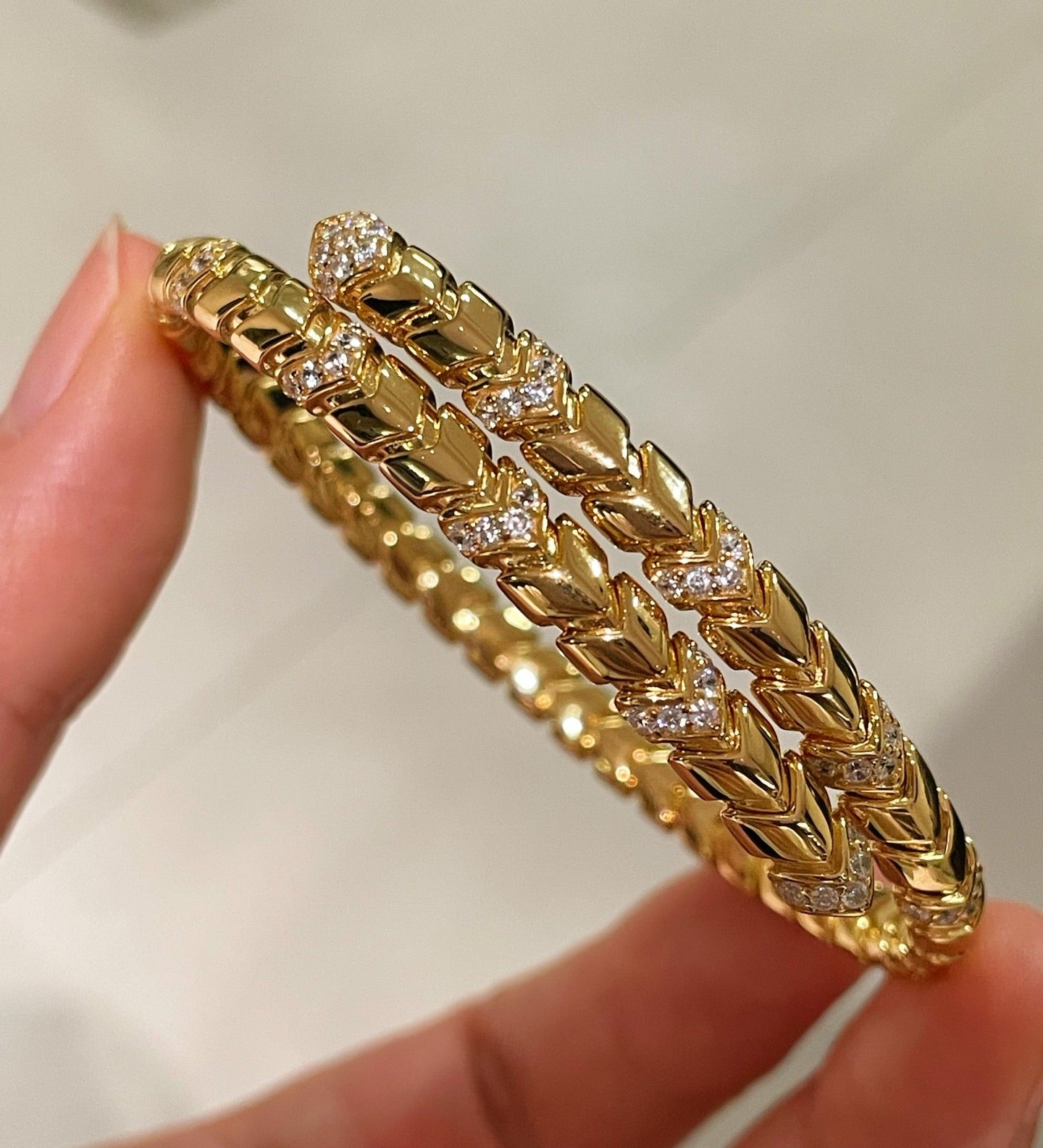 Luxe Serpent Memory Bangle - floysun