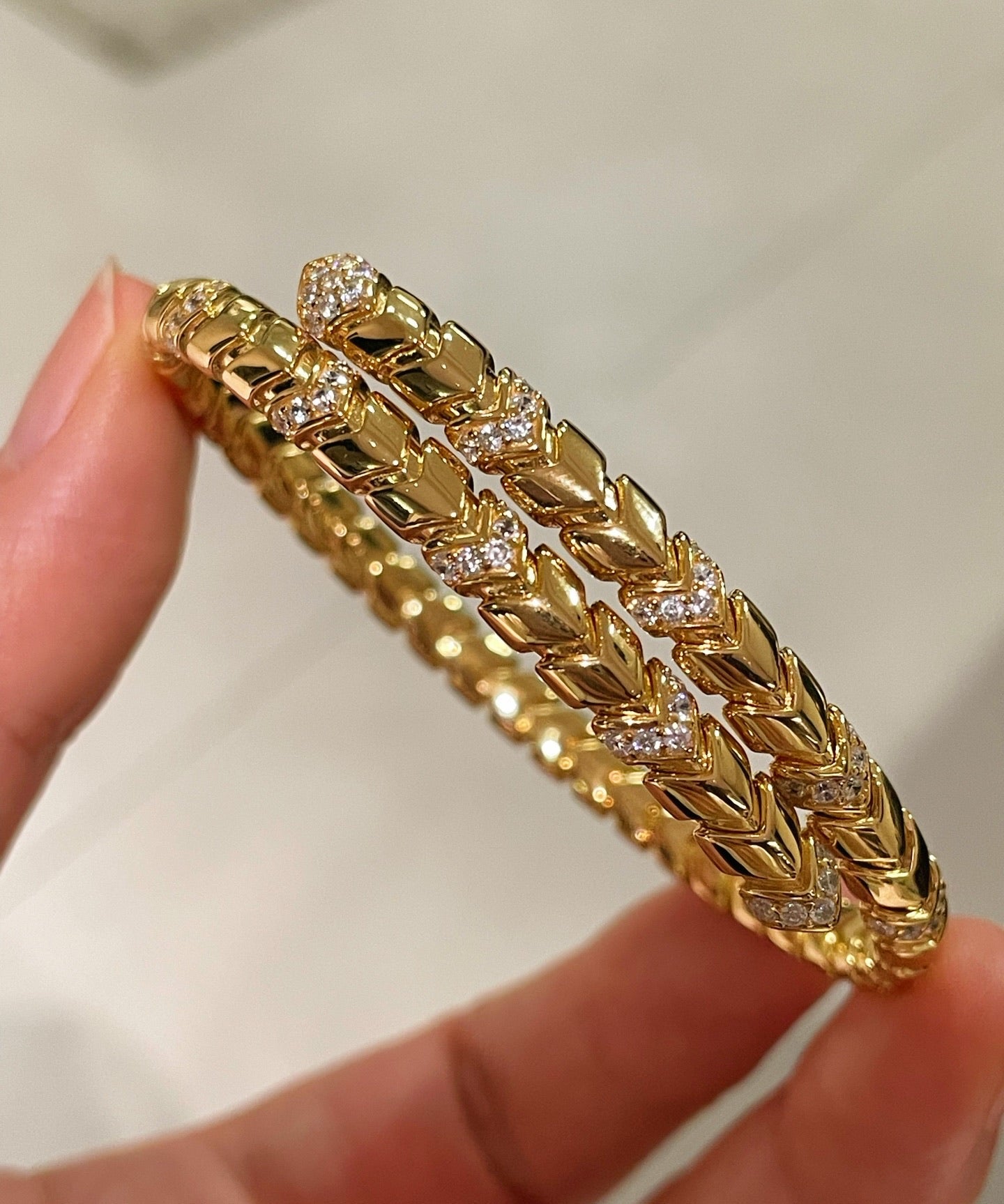 Luxe Serpent Memory Bangle - floysun