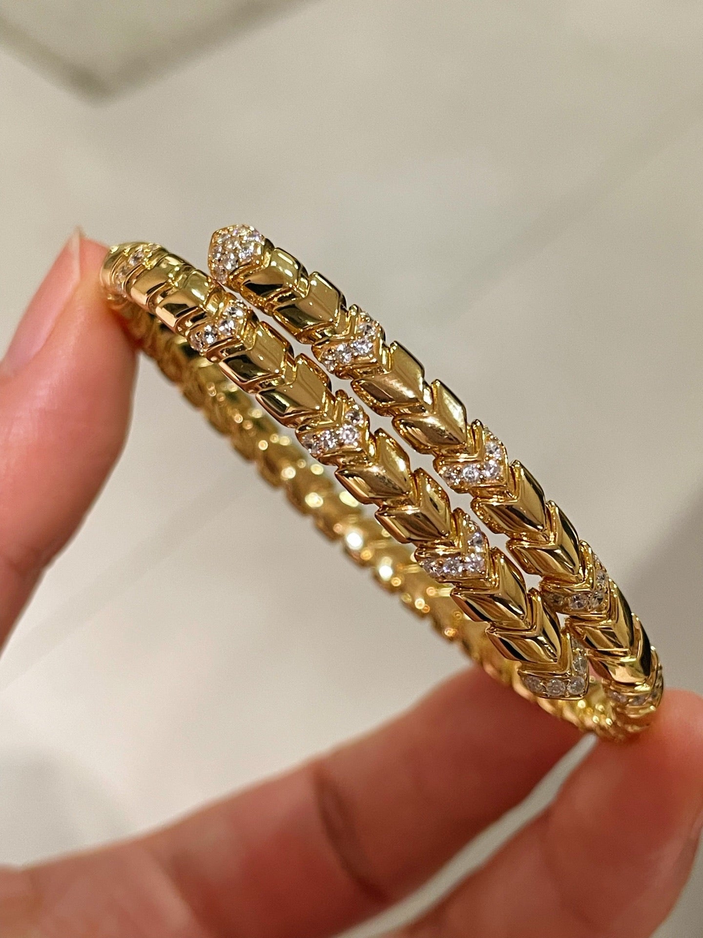 Luxe Serpent Memory Bangle - floysun