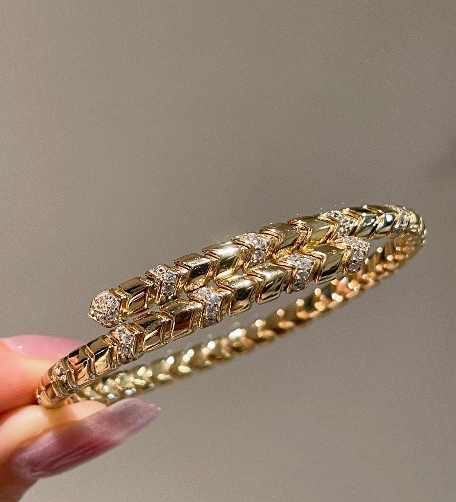 Luxe Serpent Memory Bangle - floysun