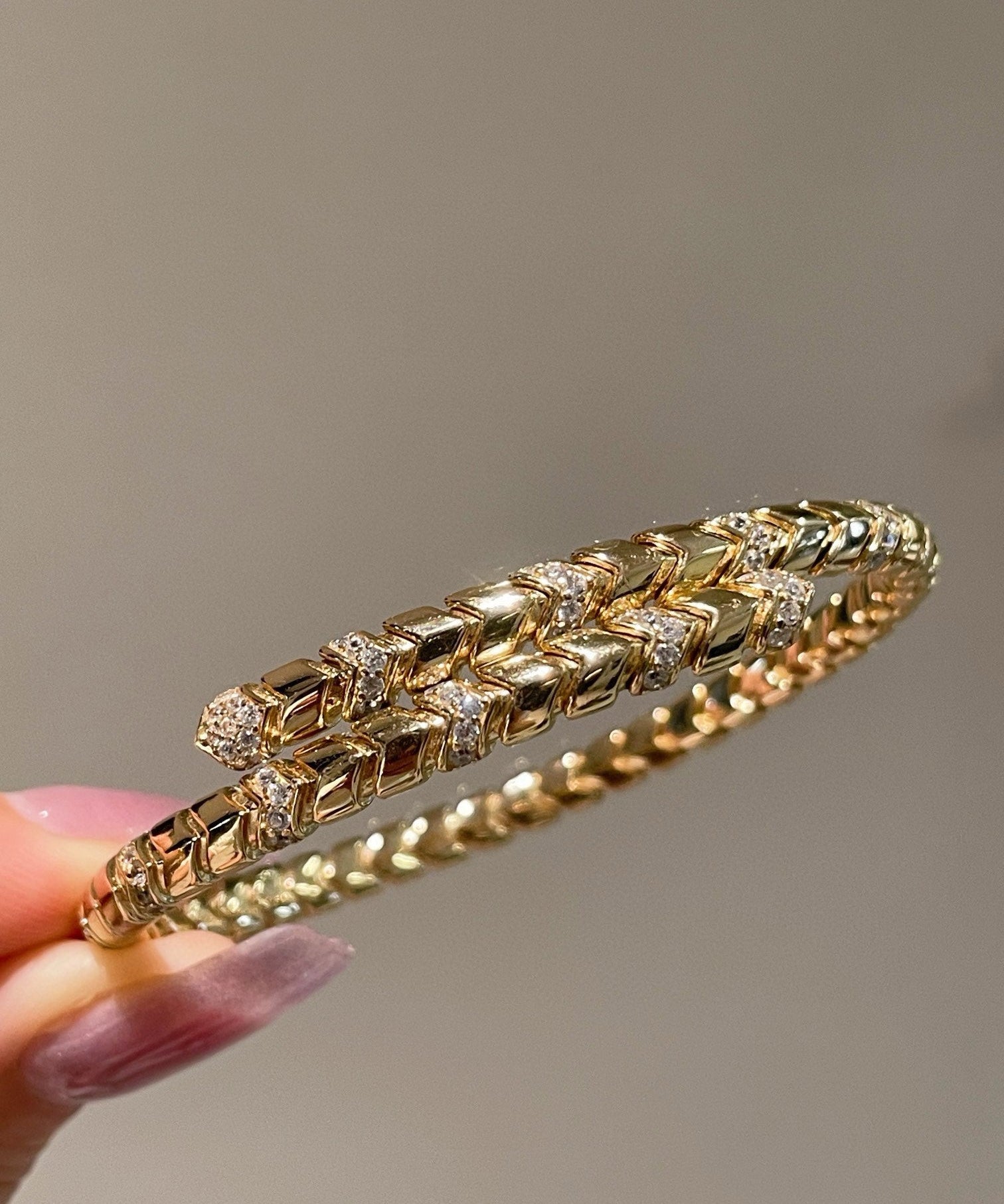 Luxe Serpent Memory Bangle - floysun