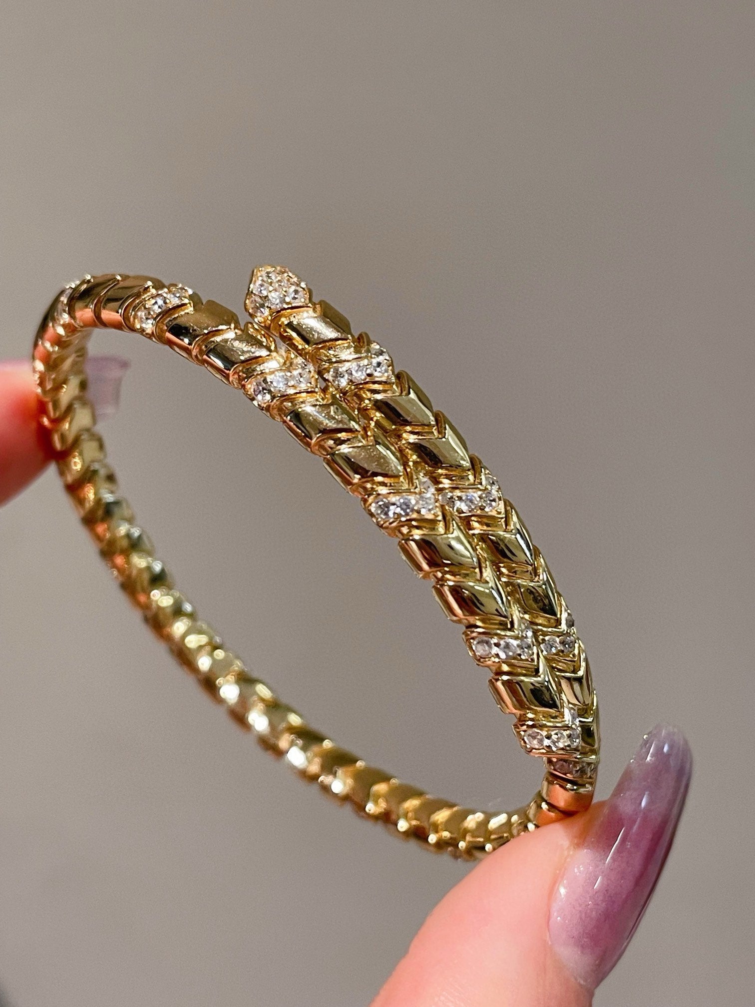 Luxe Serpent Memory Bangle - floysun