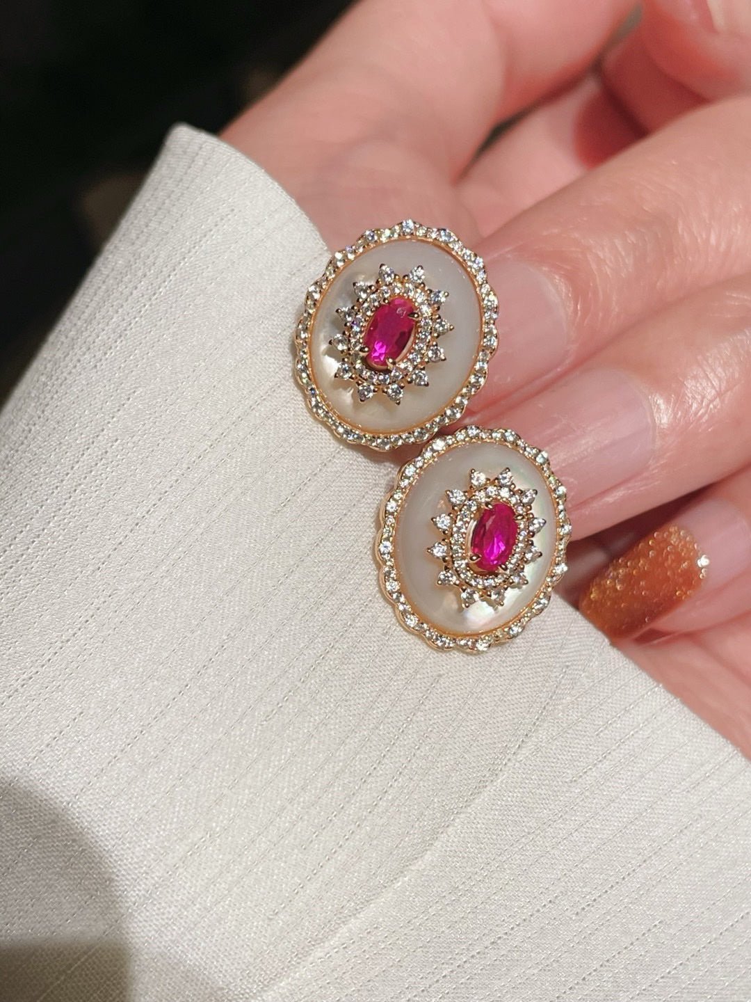 Luxury Craft Vintage Court - Style Ruby & Mother - of - Pearl Cabochon Stud Earrings - floysun