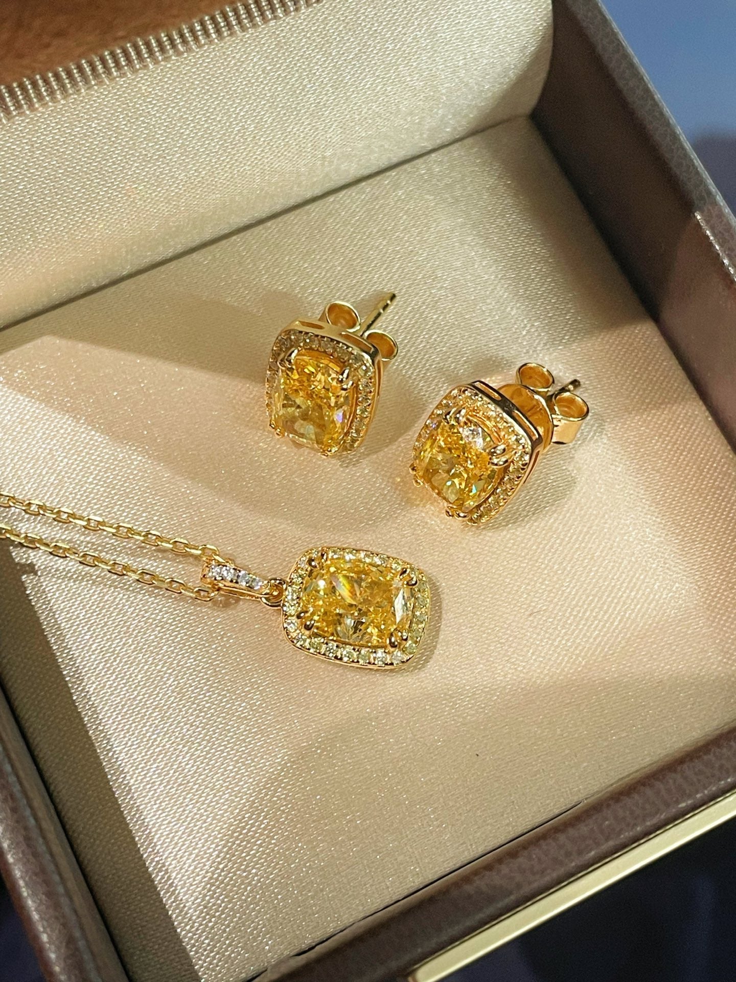 Luxury K Yellow Asscher-Cut Diamond Stud Earrings - floysun