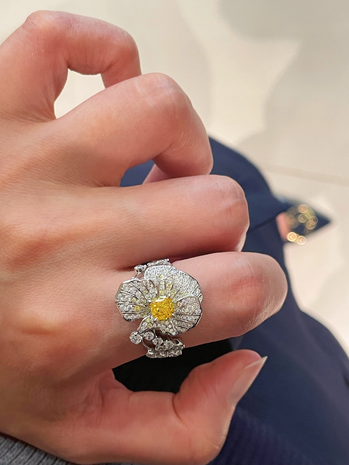Luxury Paved Full Bloom Flower Ring - floysun