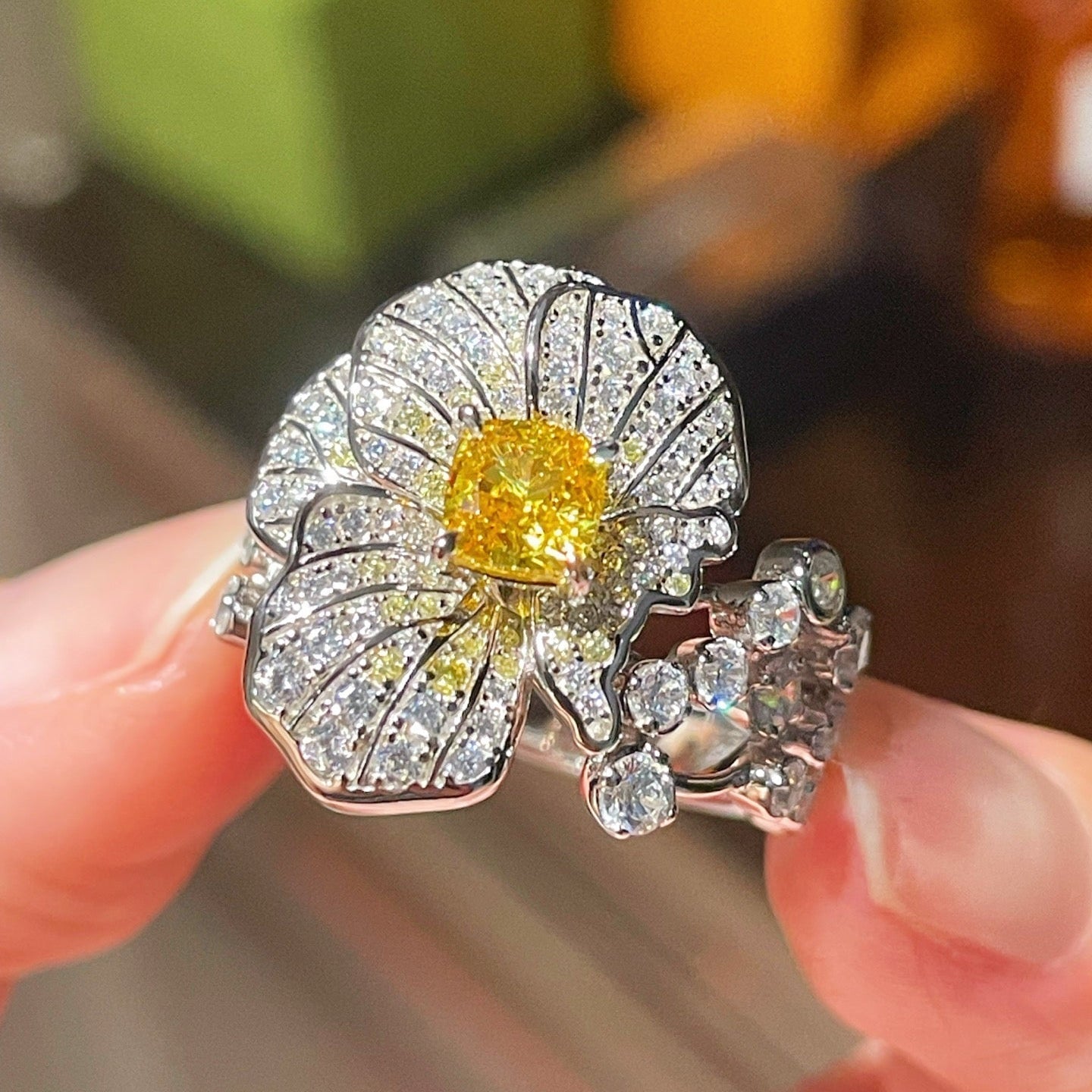 Luxury Paved Full Bloom Flower Ring - floysun
