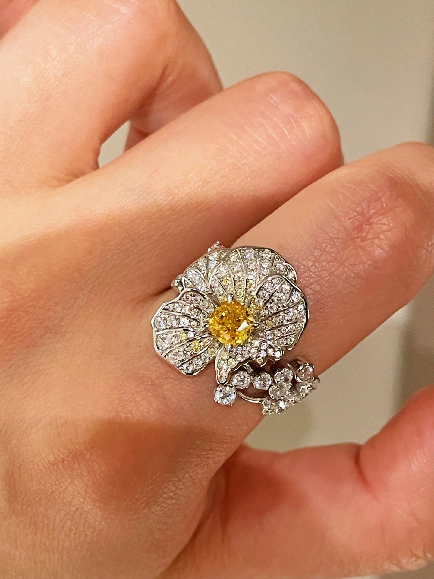 Luxury Paved Full Bloom Flower Ring - floysun