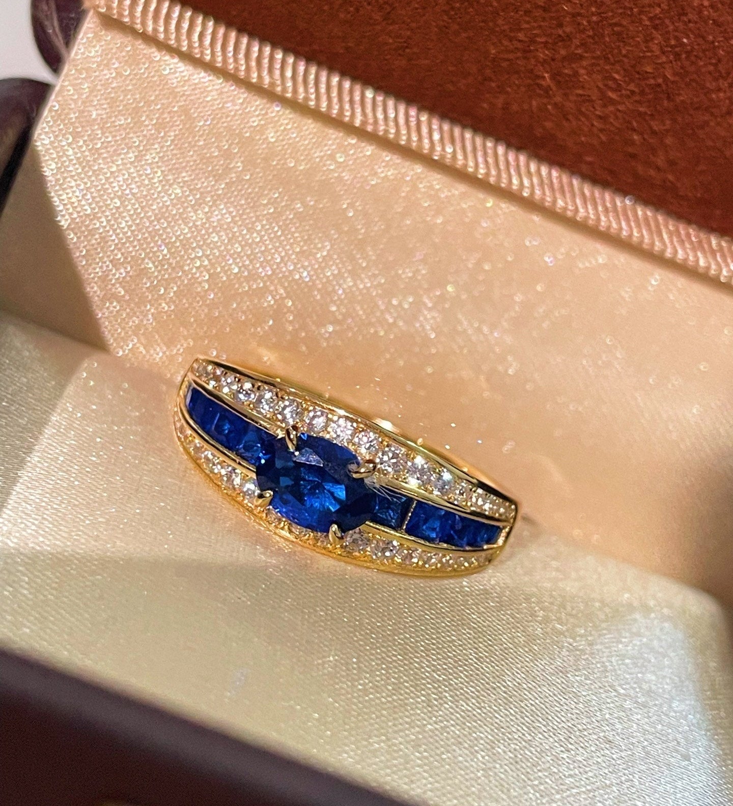 Luxury T - Bar Sapphire Row Ring – Handcrafted Pave Diamonds - floysun
