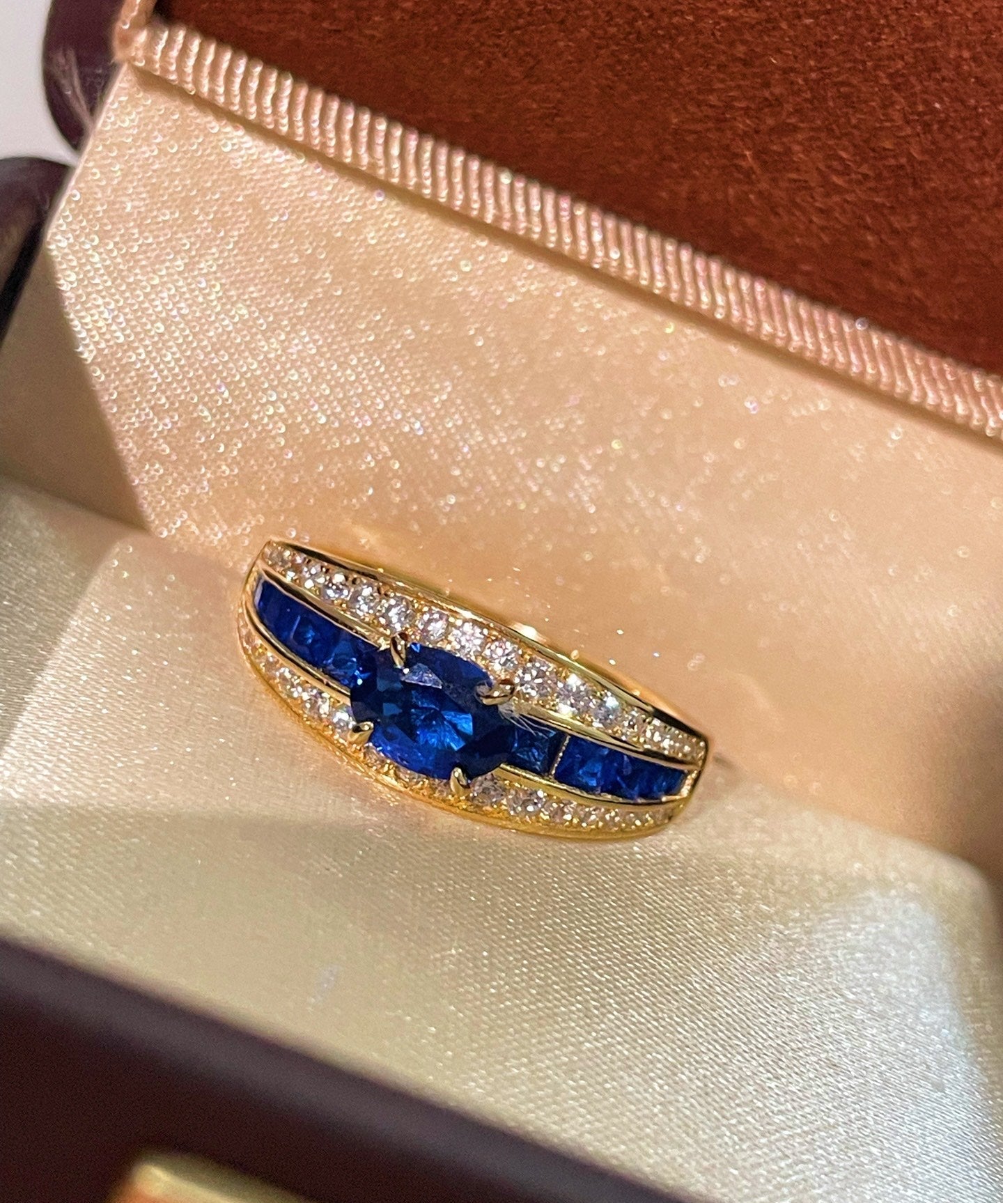Luxury T - Bar Sapphire Row Ring – Handcrafted Pave Diamonds - floysun