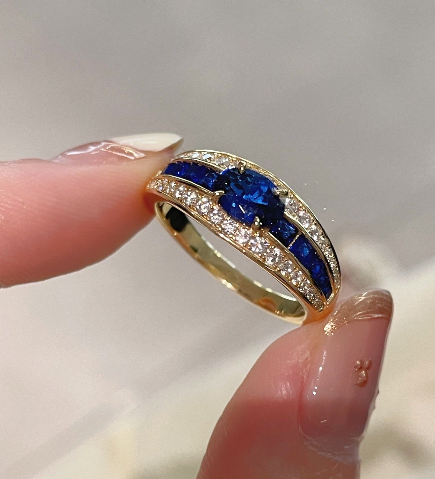 Luxury T - Bar Sapphire Row Ring – Handcrafted Pave Diamonds - floysun