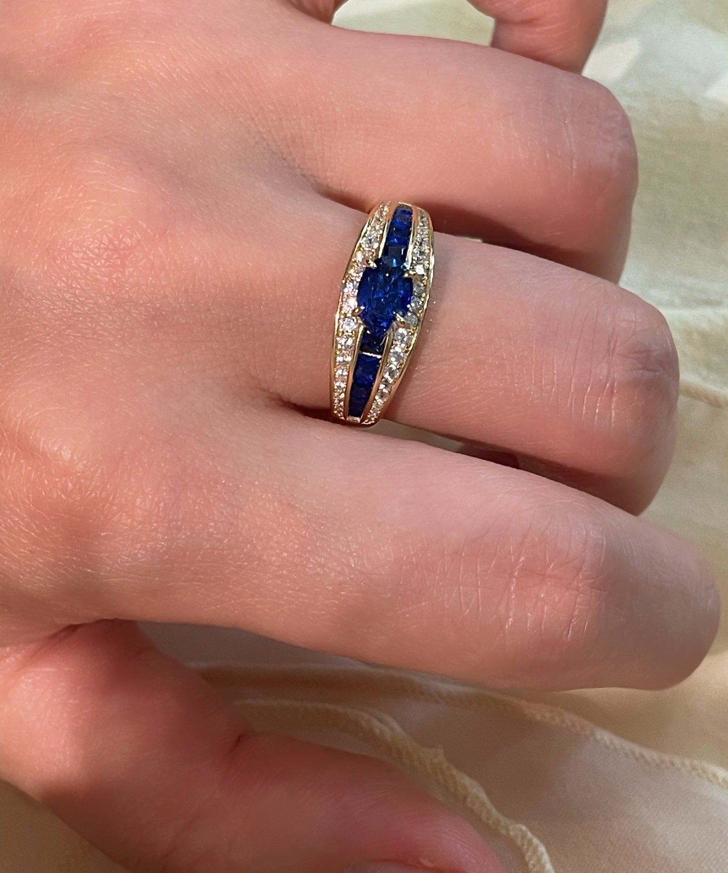 Luxury T - Bar Sapphire Row Ring – Handcrafted Pave Diamonds - floysun