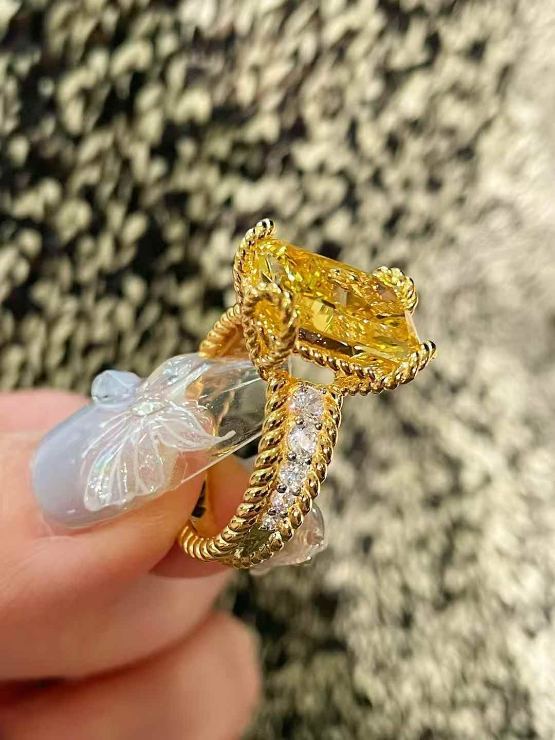 Luxury Twisted Band Cushion Synthetic Yellow Diamond Ring - floysun