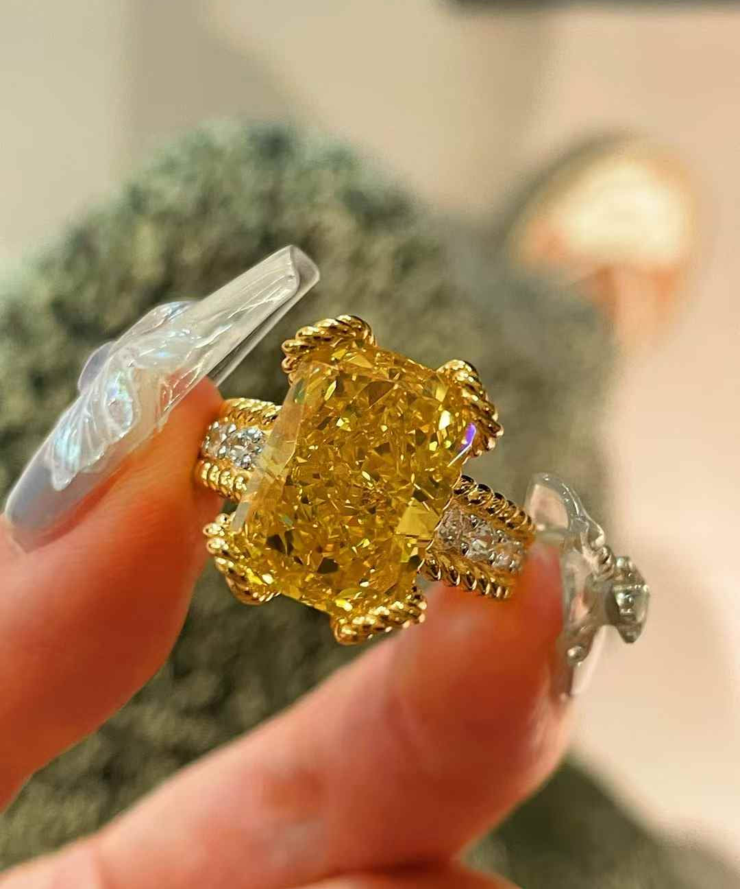 Luxury Twisted Band Cushion Synthetic Yellow Diamond Ring - floysun
