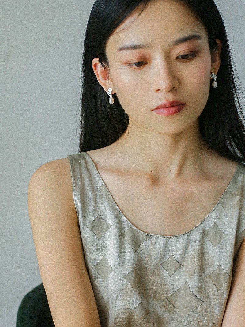 Metallic Conch Pearl Statement Drop Earrings - floysun