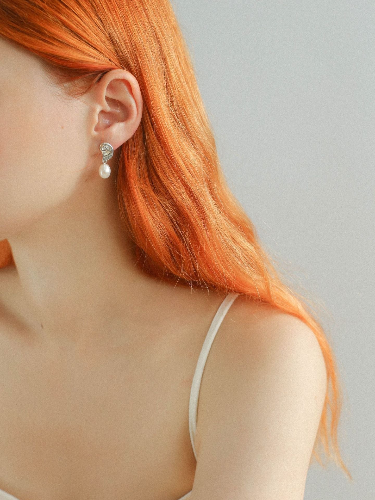 Metallic Conch Pearl Statement Drop Earrings - floysun