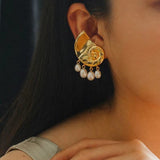 Metallic Conch Pearl Statement Drop Earrings - floysun