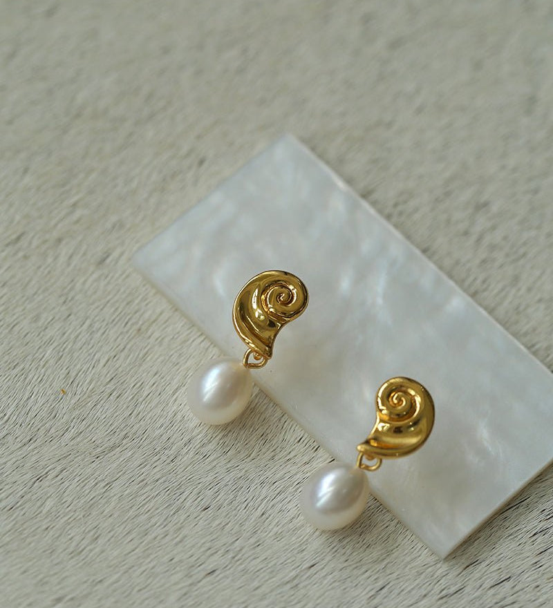 Metallic Conch Pearl Statement Drop Earrings - floysun