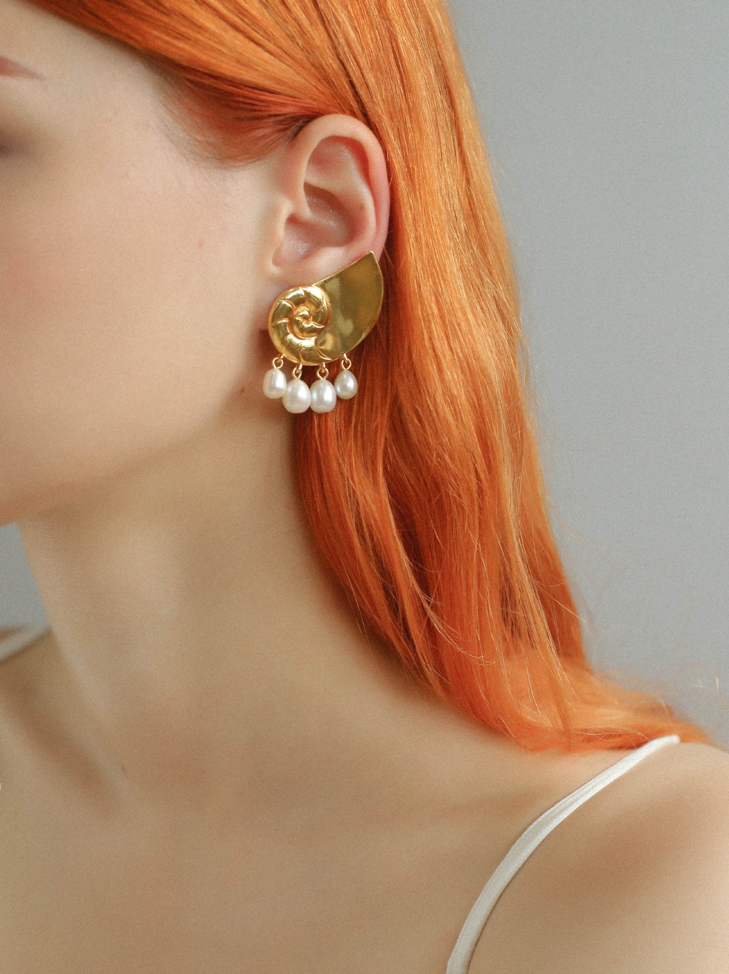 Metallic Conch Pearl Statement Drop Earrings - floysun