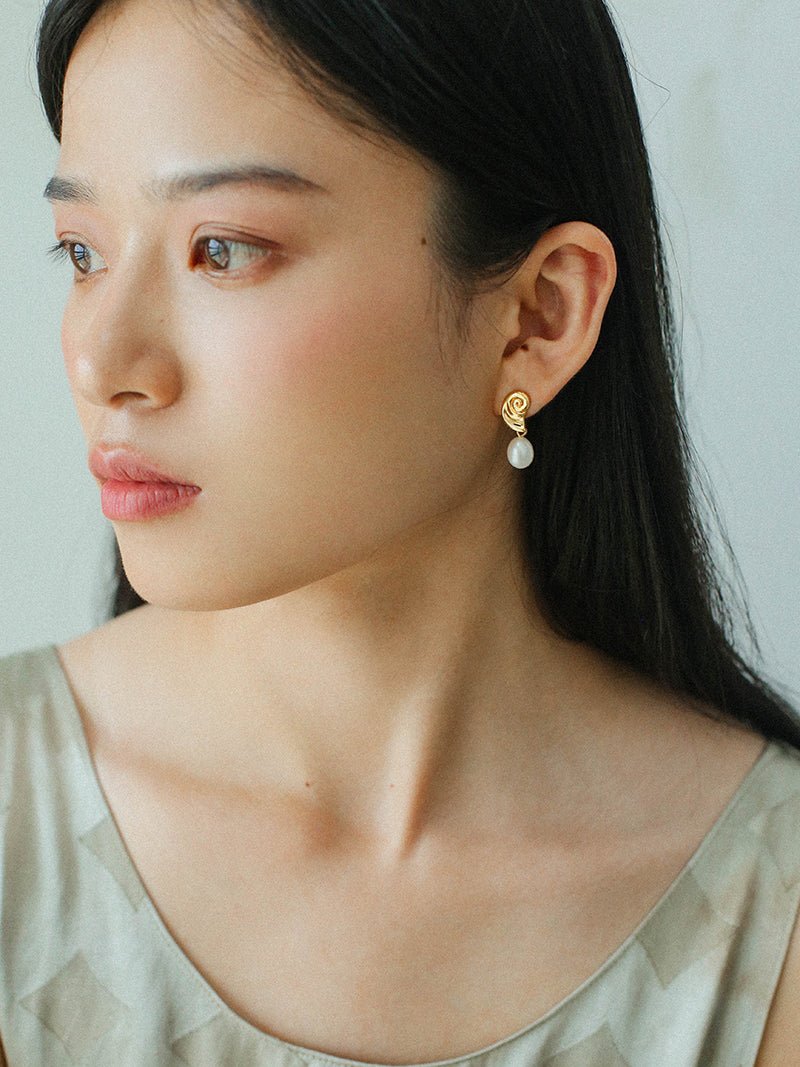 Metallic Conch Pearl Statement Drop Earrings - floysun