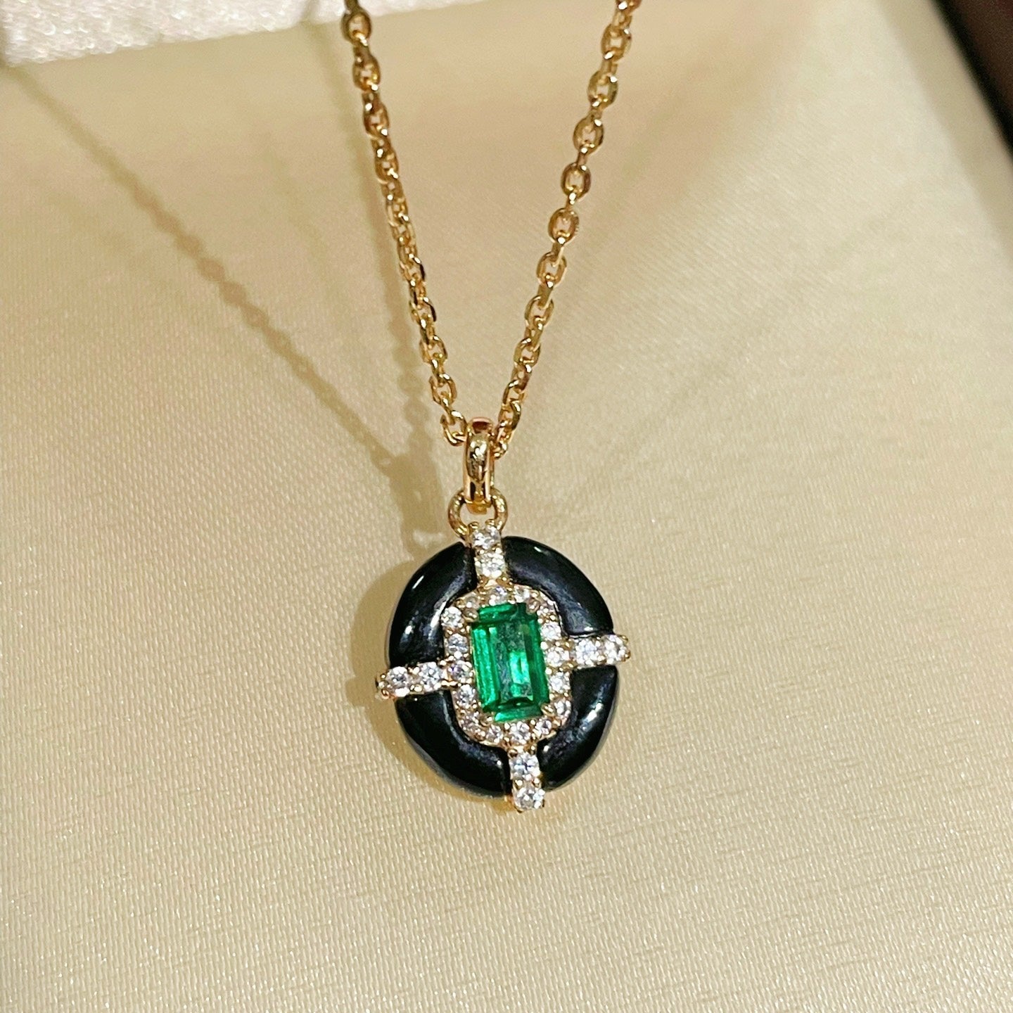 Midnight Emerald Pendant Necklace - floysun