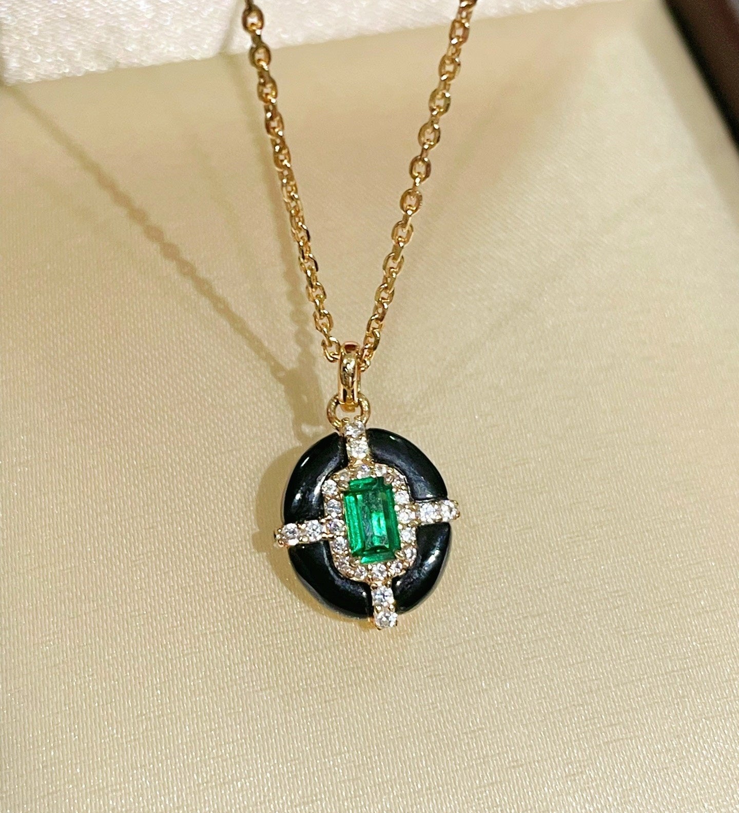 Midnight Emerald Pendant Necklace - floysun