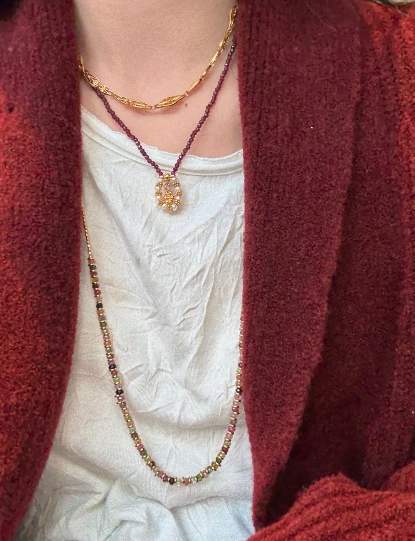 Mini Faceted Garnet Bead Necklace with Pearl & Gold Circle Pendant - floysun