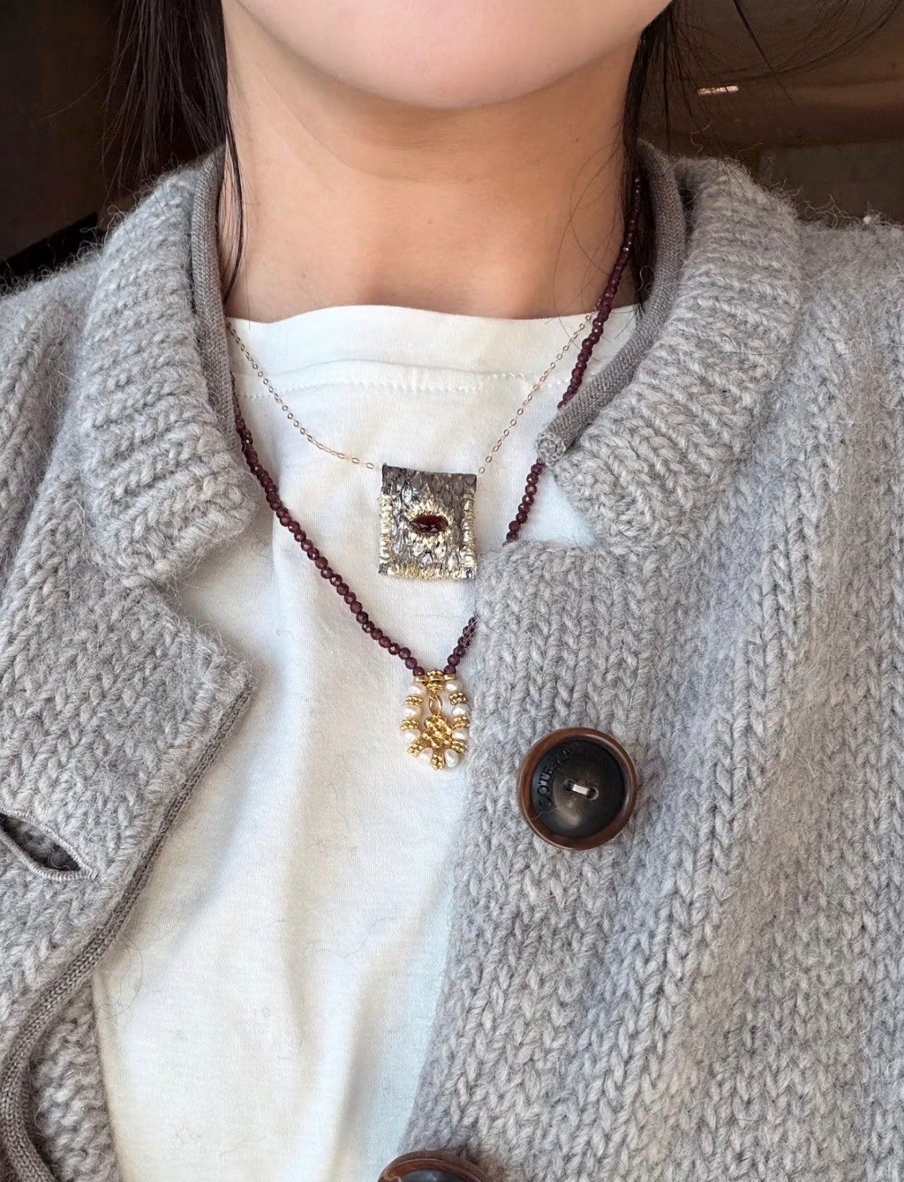 Mini Faceted Garnet Bead Necklace with Pearl & Gold Circle Pendant - floysun