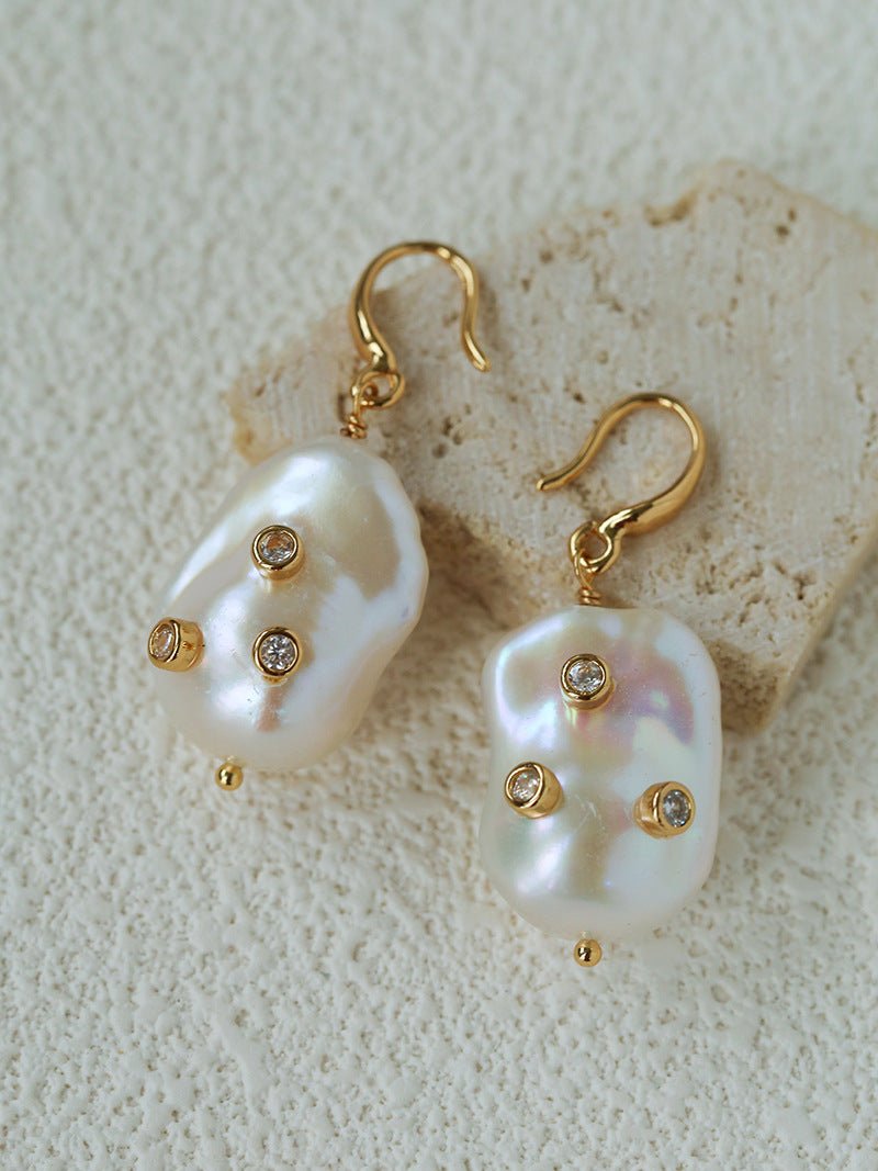 Minimal Elegant Inlaid Cubic Zirconia Baroque Freshwater Pearl Hook Earrings - floysun