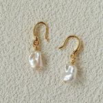 Minimal Elegant Inlaid Cubic Zirconia Baroque Freshwater Pearl Hook Earrings - floysun