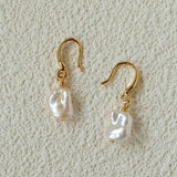 Minimal Elegant Inlaid Cubic Zirconia Baroque Freshwater Pearl Hook Earrings - floysun