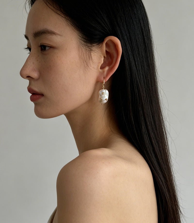 Minimal Elegant Inlaid Cubic Zirconia Baroque Freshwater Pearl Hook Earrings - floysun