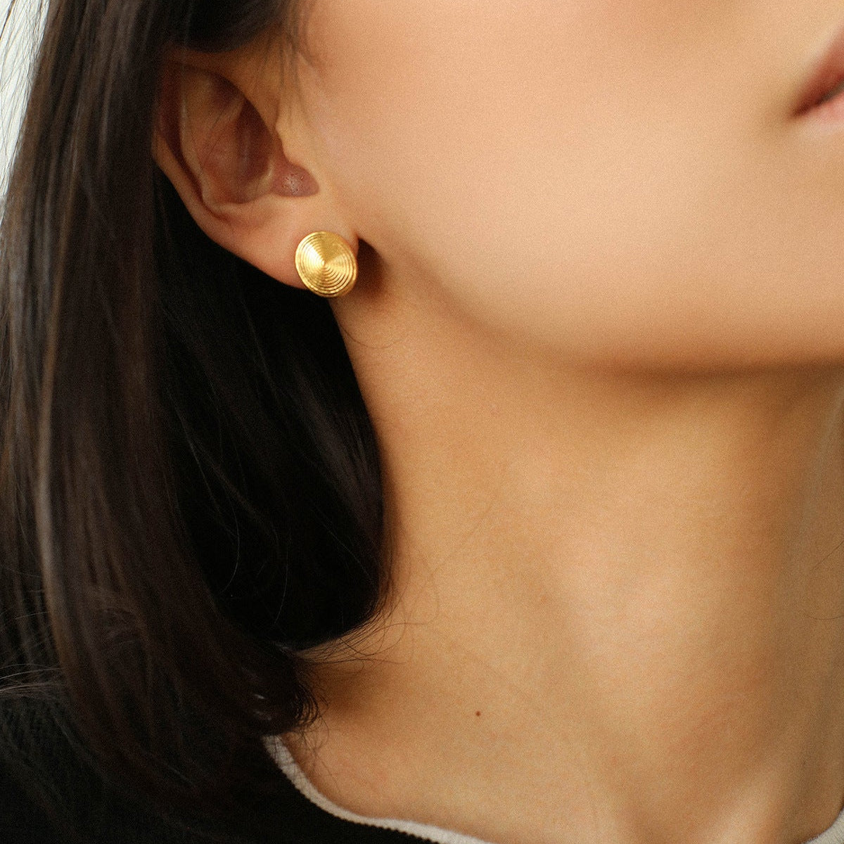Minimal Spiral Textured Stud Earrings - floysun