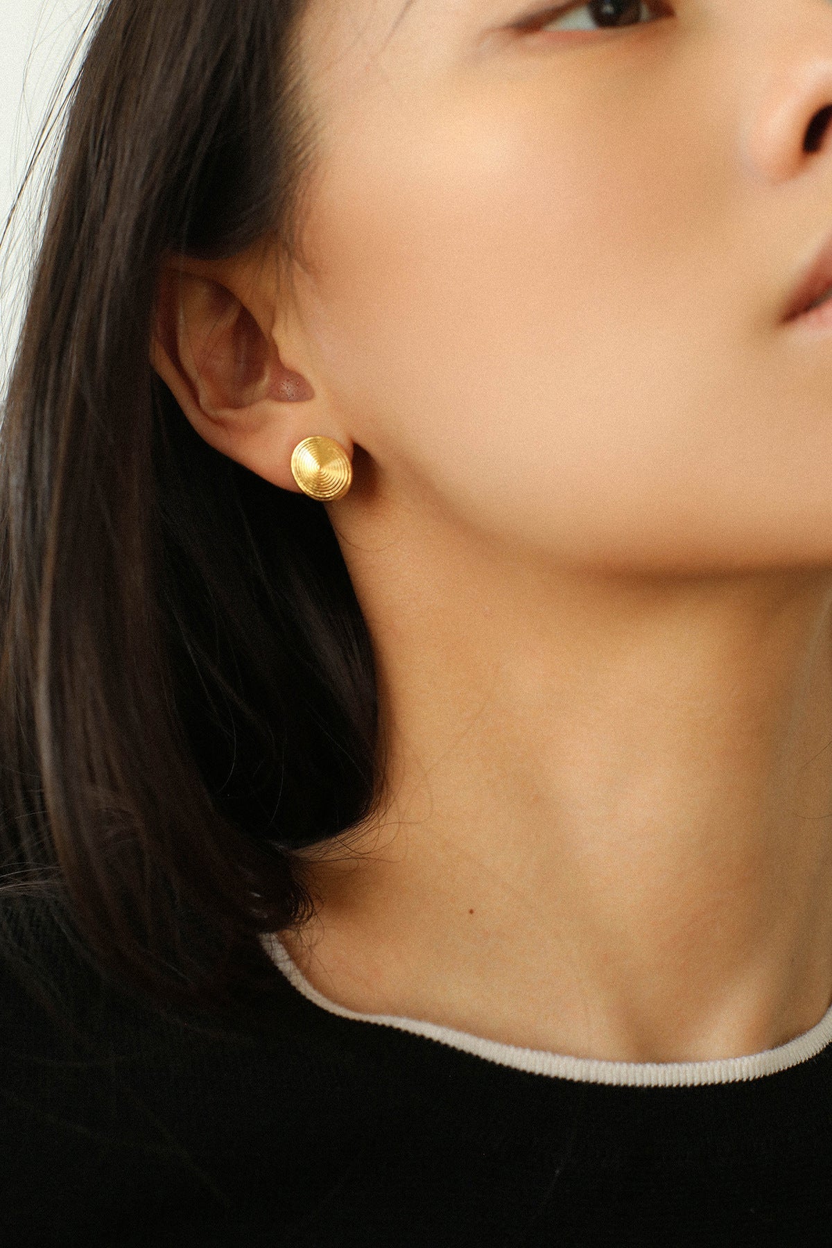 Minimal Spiral Textured Stud Earrings - floysun