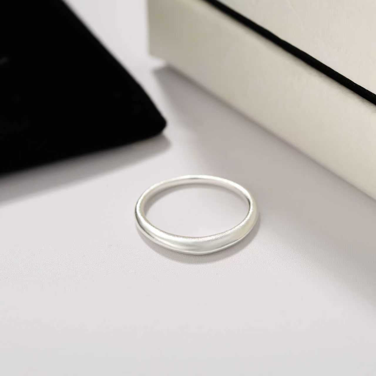 Minimal Sterling Silver Band Ring - floysun