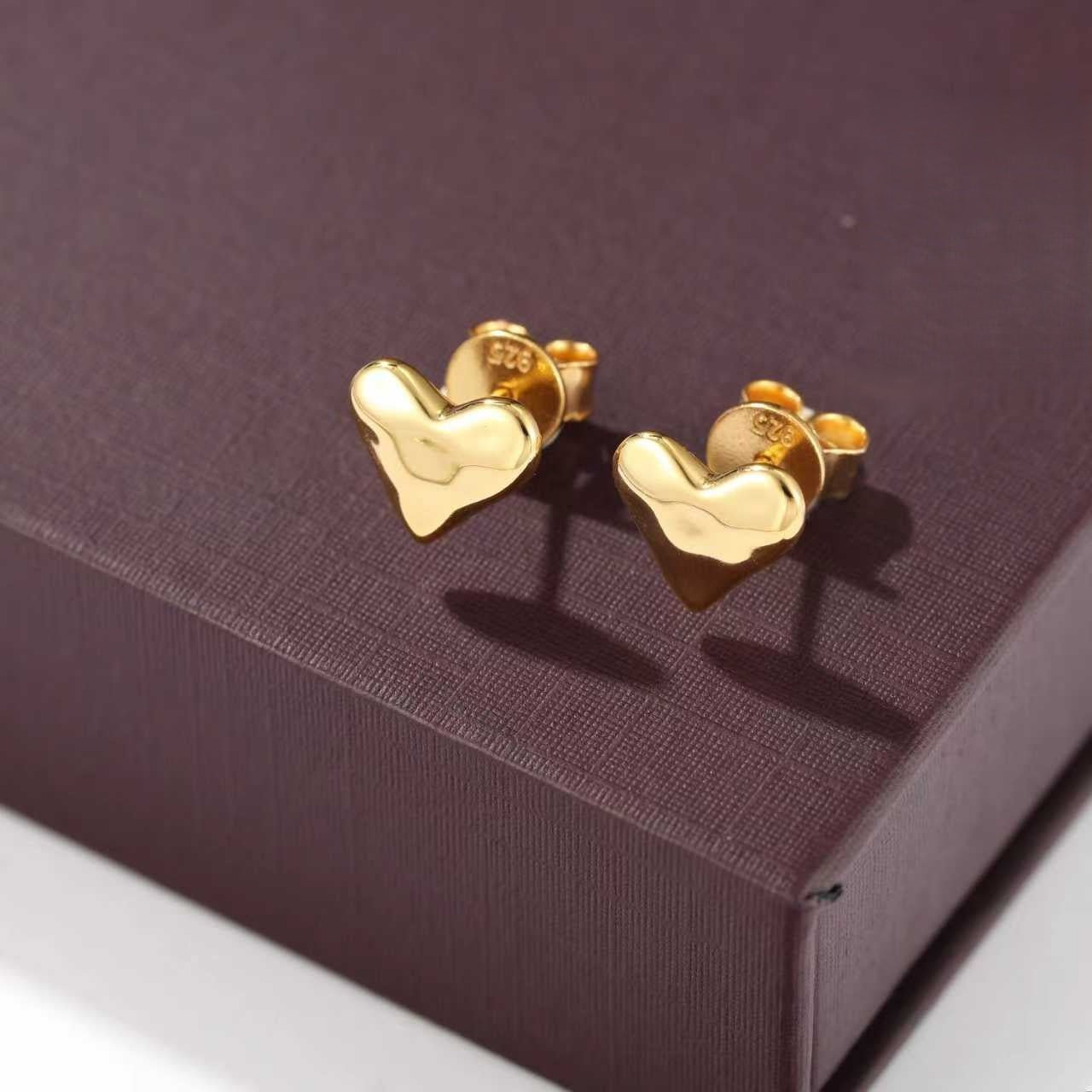 Minimalist 3D Heart Stud Earrings - Sleek 925 Sterling Silver Daily Studs - floysun