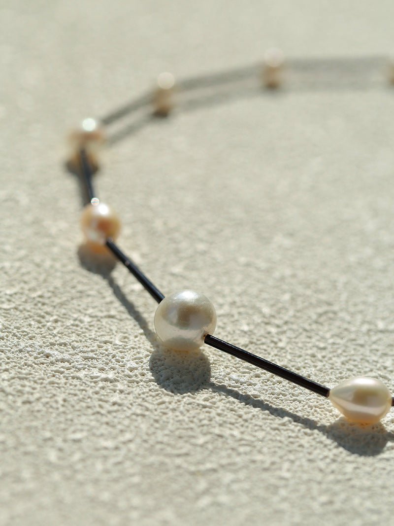 Minimalist Black Glass & Freshwater Pearl Beaded Necklace - floysun