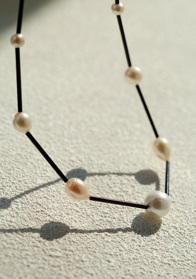 Minimalist Black Glass & Freshwater Pearl Beaded Necklace - floysun