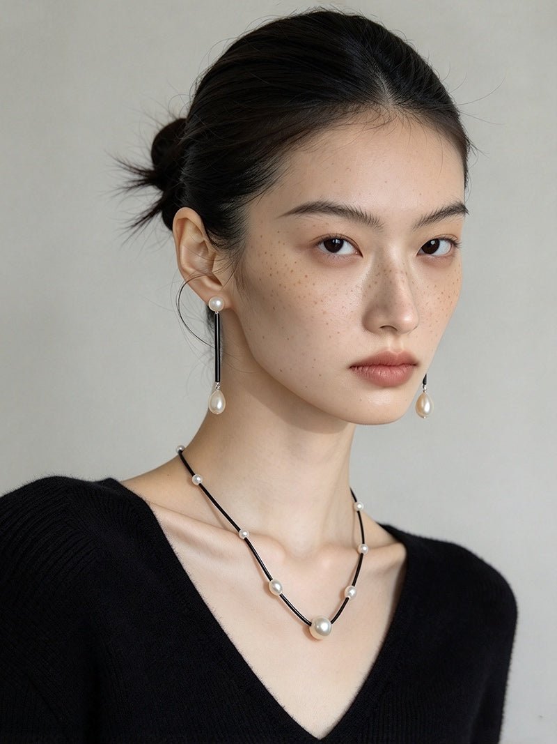 Minimalist Black Glass & Freshwater Pearl Beaded Necklace - floysun