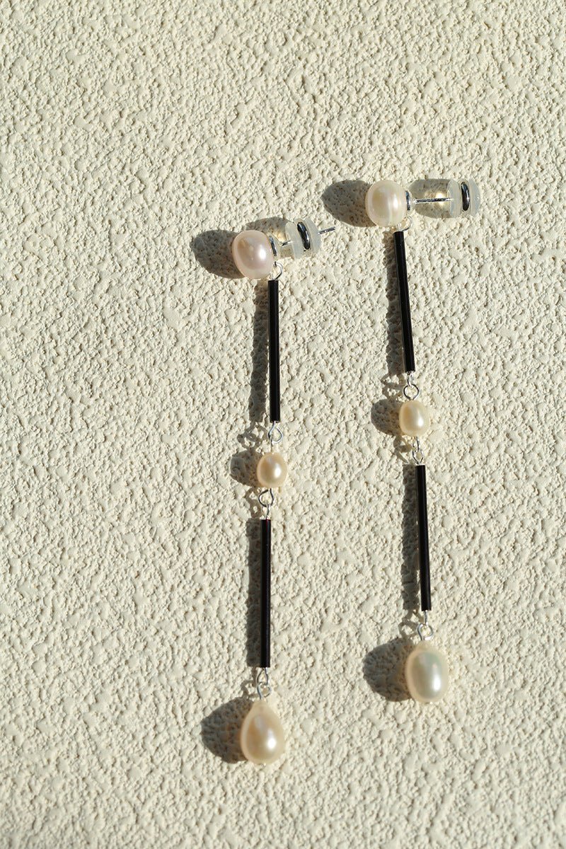 Minimalist Black Glass & Freshwater Pearl Drop Earrings - floysun