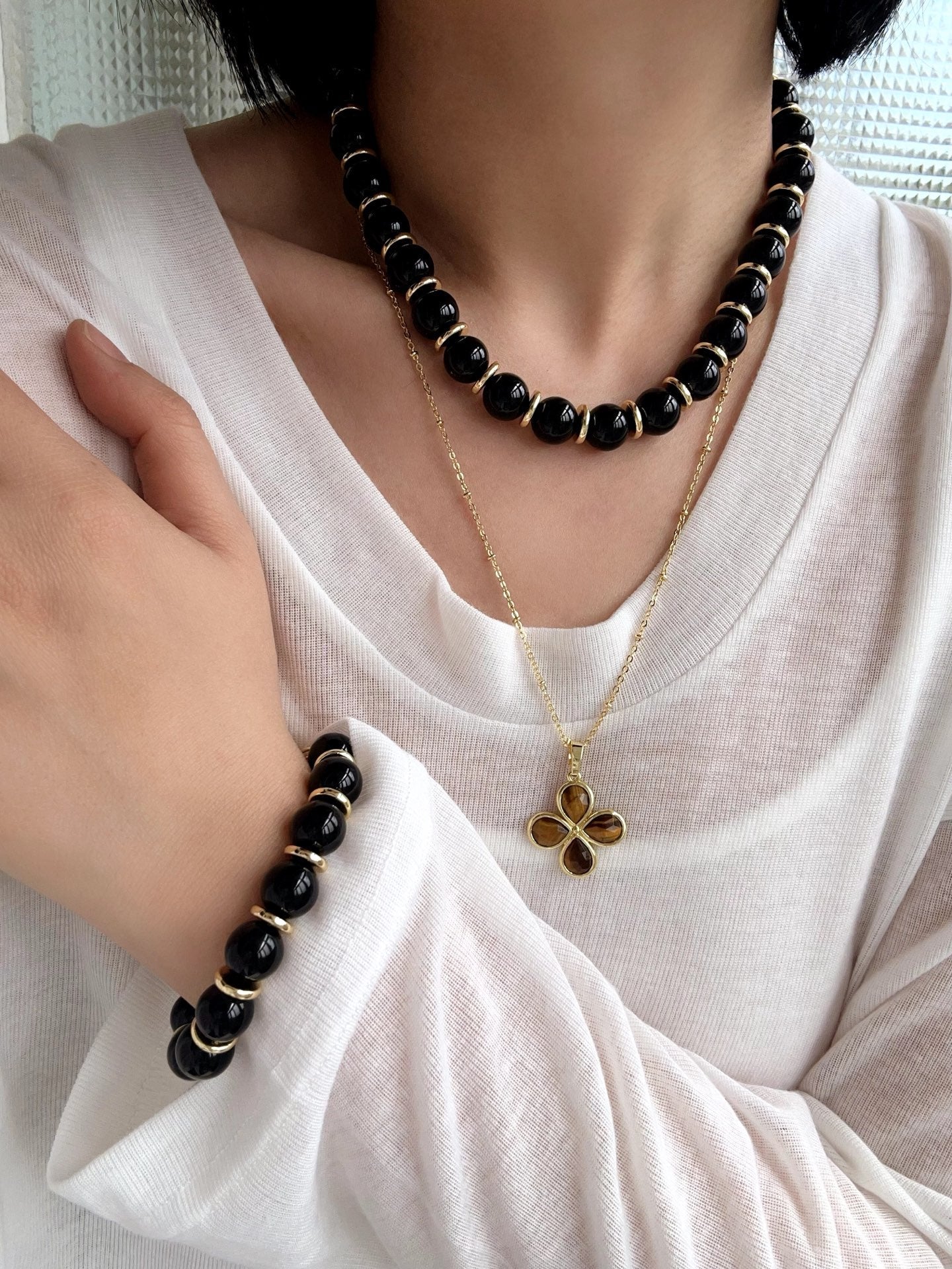 Minimalist Black Onyx & Gold Disc Bracelet - floysun