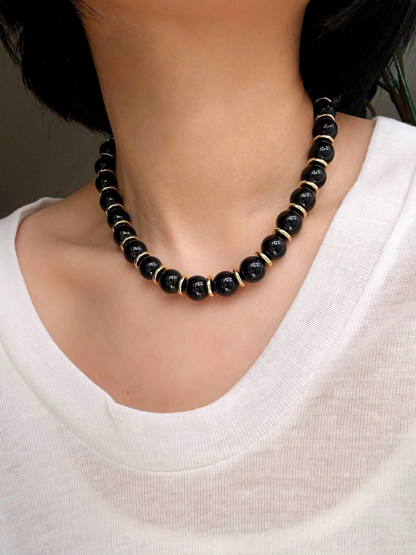 Minimalist Black Onyx & Gold Disc Necklace - floysun