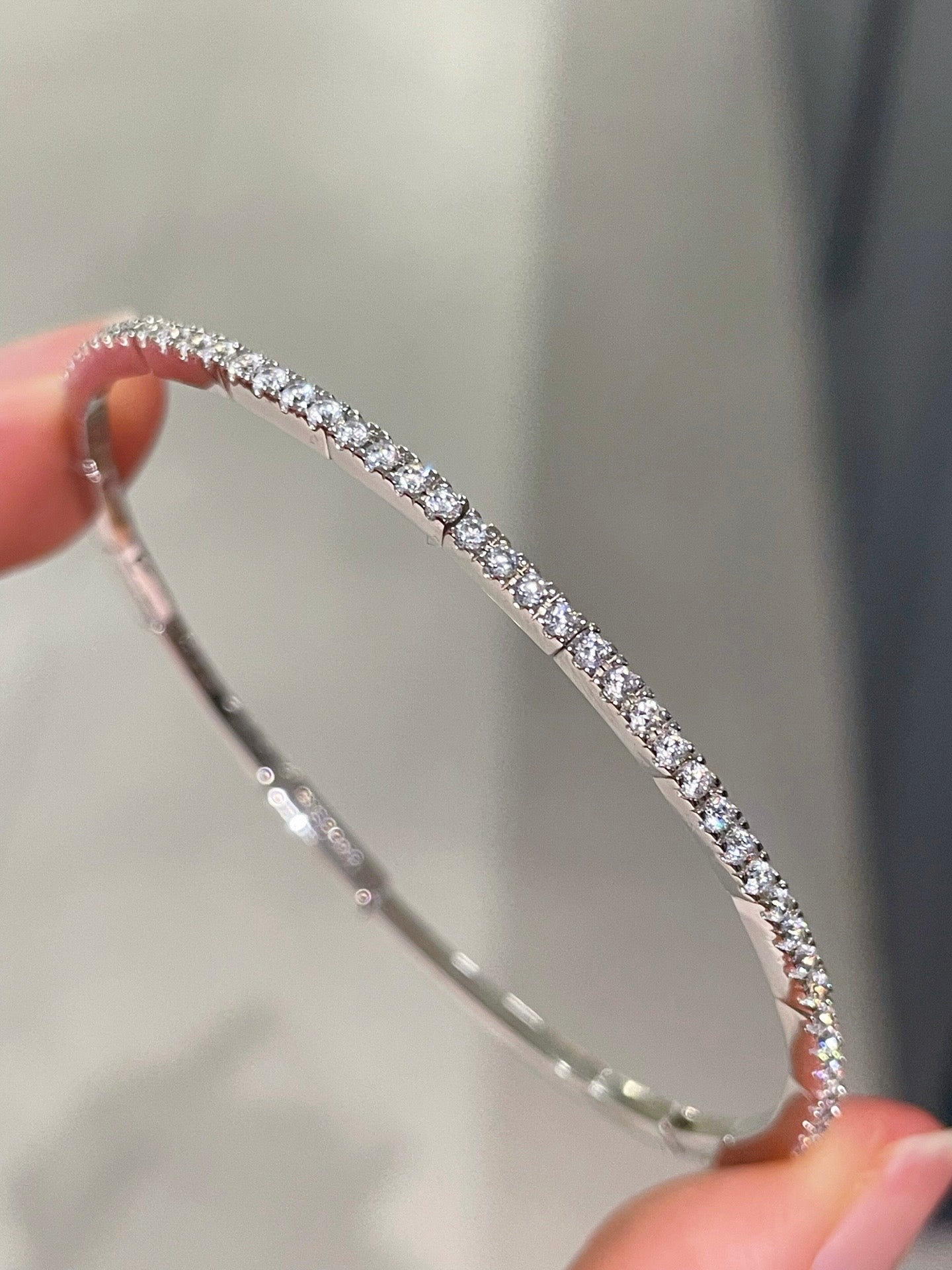 Minimalist Diamond Bangle with Rebound Elastic Design - floysun
