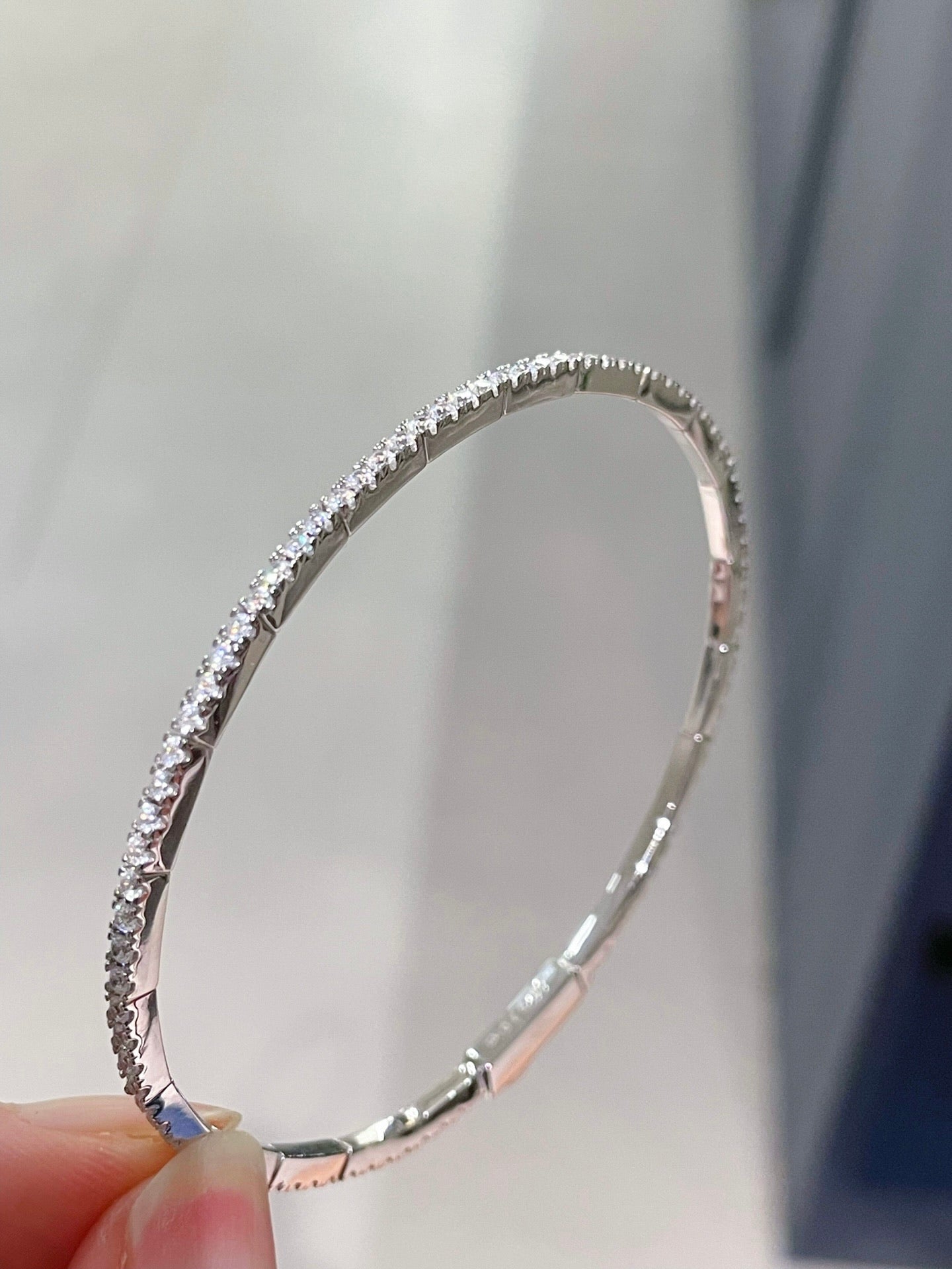 Minimalist Diamond Bangle with Rebound Elastic Design - floysun